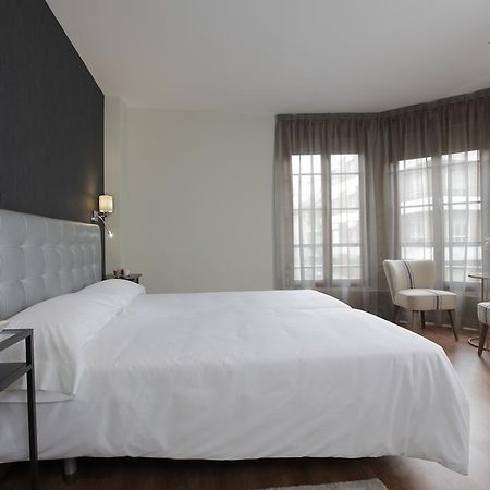 Hotel Rosal Οβιέδο Εξωτερικό φωτογραφία