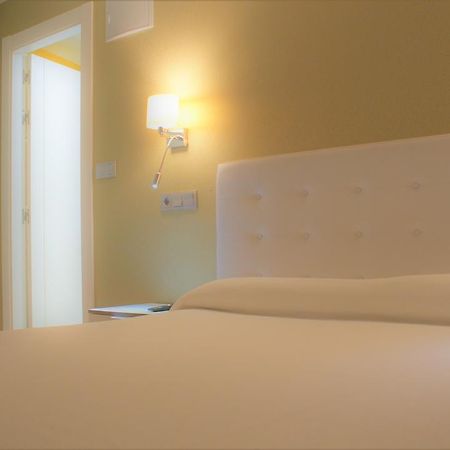 Hotel Rosal Οβιέδο Εξωτερικό φωτογραφία