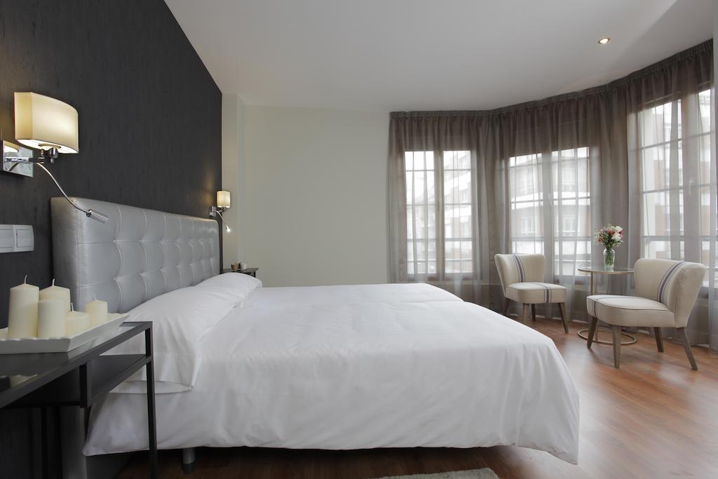 Hotel Rosal Οβιέδο Εξωτερικό φωτογραφία