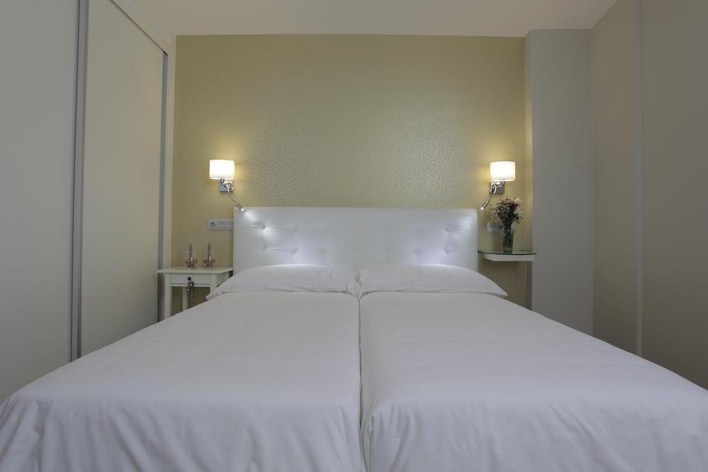 Hotel Rosal Οβιέδο Εξωτερικό φωτογραφία