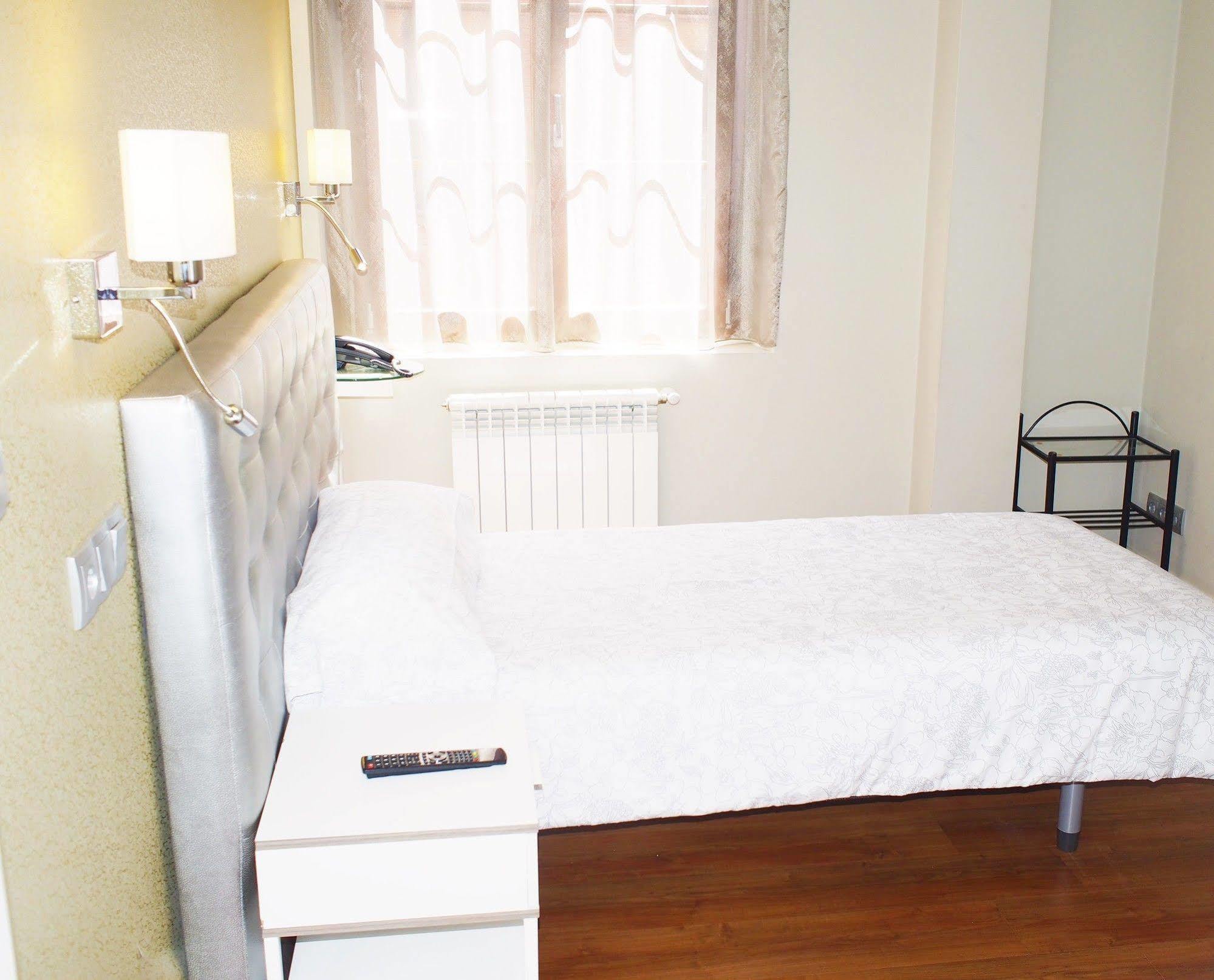 Hotel Rosal Οβιέδο Εξωτερικό φωτογραφία